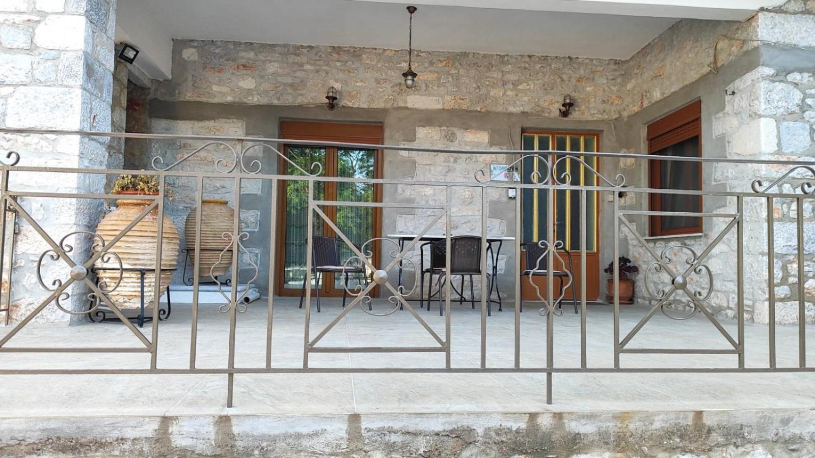 Traditional House Alepis In Areopolis Exterior photo